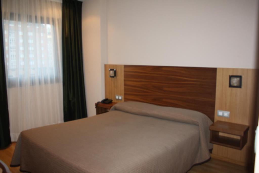 Hotel Mar De Plata Sarria Zimmer foto
